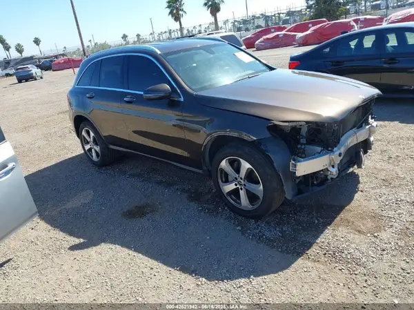 WDC0G4JB8JV105614 2018 MERCEDES-BENZ GLC - Image 1