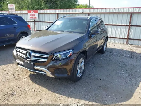 WDC0G4JB8JV111123 2018 MERCEDES-BENZ GLC - Image 2