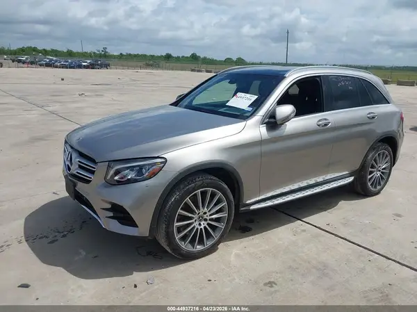 WDC0G4JB8KF563195 2019 MERCEDES-BENZ GLC - Image 2