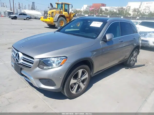 WDC0G4JB8KV127890 2019 MERCEDES-BENZ GLC - Image 2