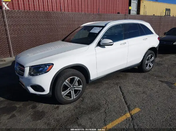 WDC0G4JB8KV131728 2019 MERCEDES-BENZ GLC - Image 2