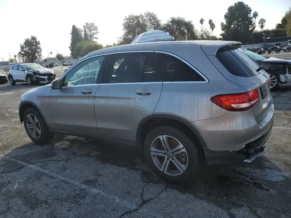 WDC0G4JB8KV174420 2019 MERCEDES-BENZ GLC - Image 2