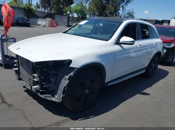 WDC0G4JB9GF078877 2016 MERCEDES-BENZ GLC - Image 2