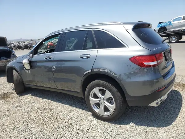 WDC0G4JB9GF087840 2016 MERCEDES-BENZ GLC - Image 2