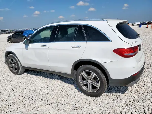 WDC0G4JB9GF108833 2016 MERCEDES-BENZ GLC - Image 2