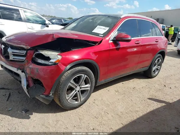 WDC0G4JB9HF120952 2017 MERCEDES-BENZ GLC - Image 2