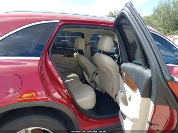 WDC0G4JB9HF120952 2017 MERCEDES-BENZ GLC - Image 8
