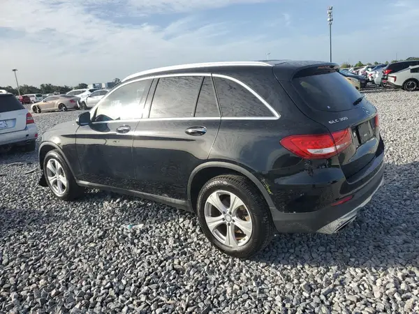 WDC0G4JB9HF130526 2017 MERCEDES-BENZ GLC - Image 2