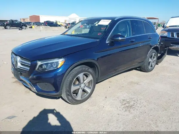 WDC0G4JB9HF175420 2017 MERCEDES-BENZ GLC - Image 2
