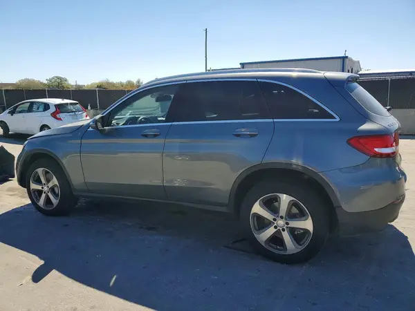 WDC0G4JB9HF196235 2017 MERCEDES-BENZ GLC - Image 2