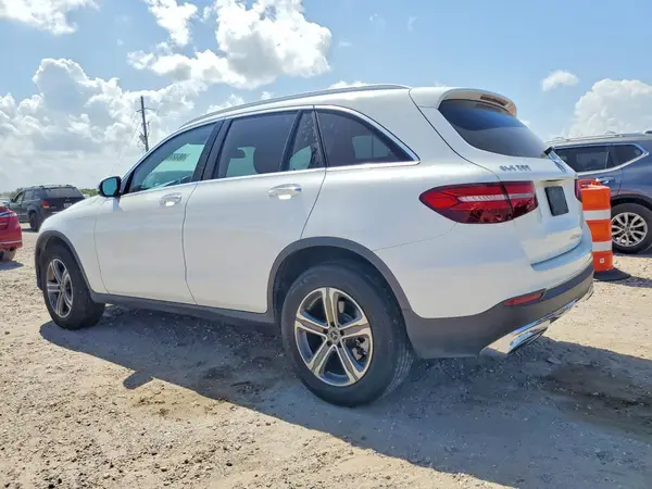 WDC0G4JB9HF204754 2017 MERCEDES-BENZ GLC - Image 2
