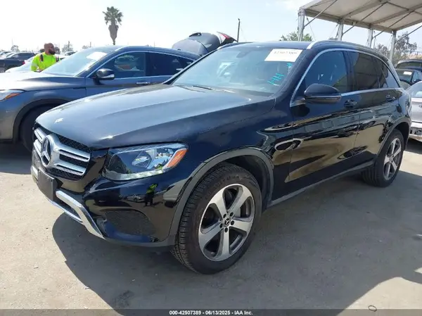 WDC0G4JB9HF266266 2017 MERCEDES-BENZ GLC - Image 2
