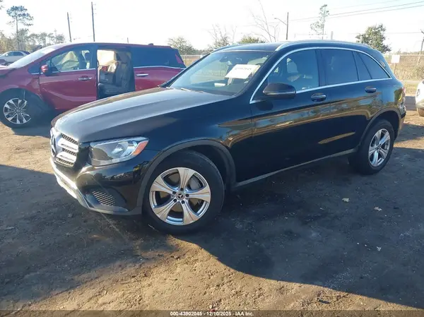 WDC0G4JB9HV005905 2017 MERCEDES-BENZ GLC - Image 2