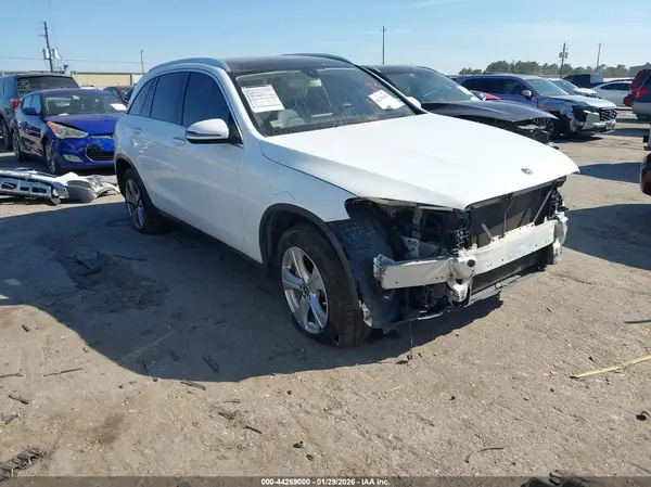 WDC0G4JB9HV005984 2017 MERCEDES-BENZ GLC - Image 1