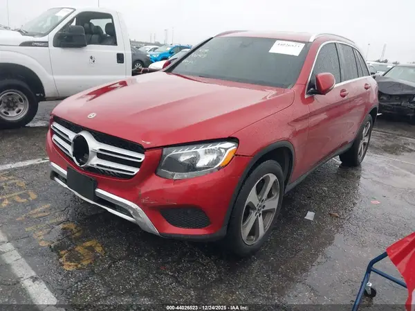 WDC0G4JB9HV011395 2017 MERCEDES-BENZ GLC - Image 2