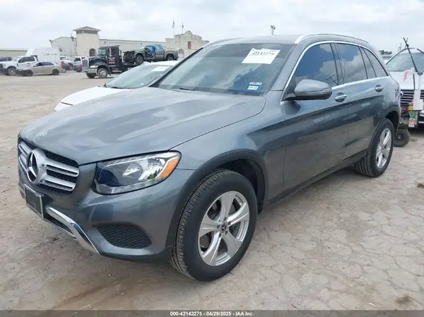 WDC0G4JB9HV011882 2017 MERCEDES-BENZ GLC - Image 2