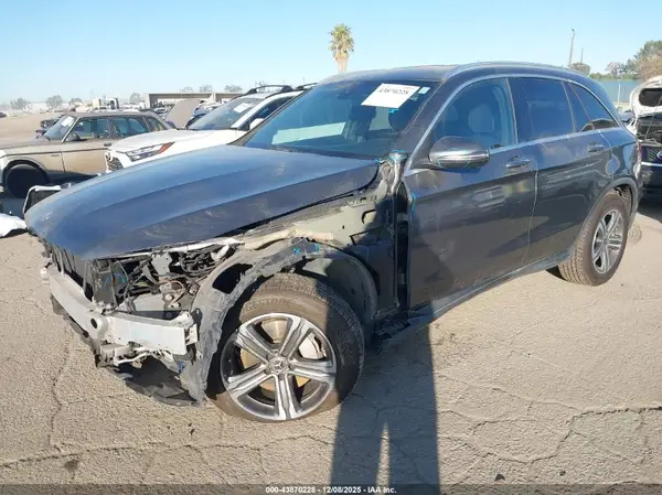 WDC0G4JB9JF436129 2018 MERCEDES-BENZ GLC - Image 2