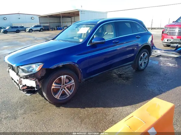 WDC0G4JB9JV016294 2018 MERCEDES-BENZ GLC - Image 2
