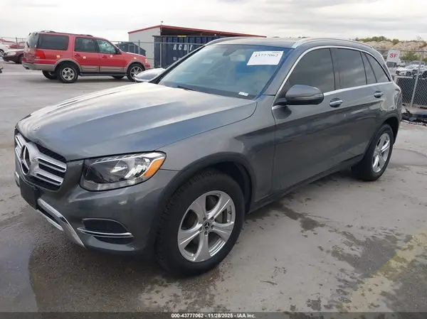 WDC0G4JB9JV018028 2018 MERCEDES-BENZ GLC - Image 2