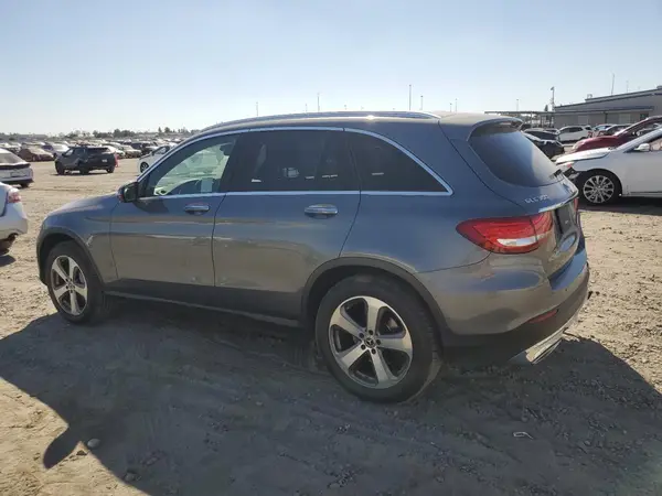 WDC0G4JB9JV019860 2018 MERCEDES-BENZ GLC - Image 2