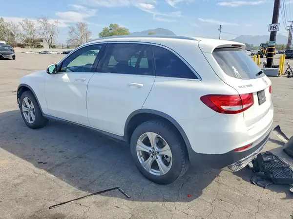 WDC0G4JB9JV032785 2018 MERCEDES-BENZ GLC - Image 2