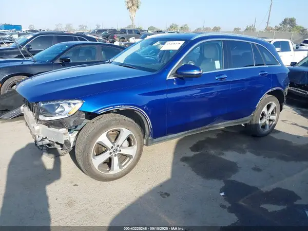 WDC0G4JB9JV040790 2018 MERCEDES-BENZ GLC - Image 2