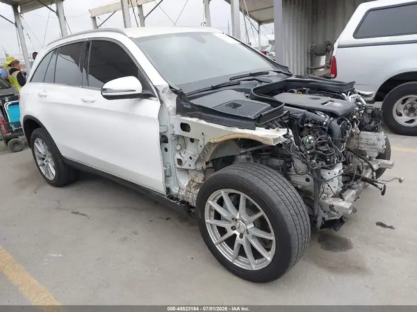 WDC0G4JB9JV046377 2018 MERCEDES-BENZ GLC - Image 1