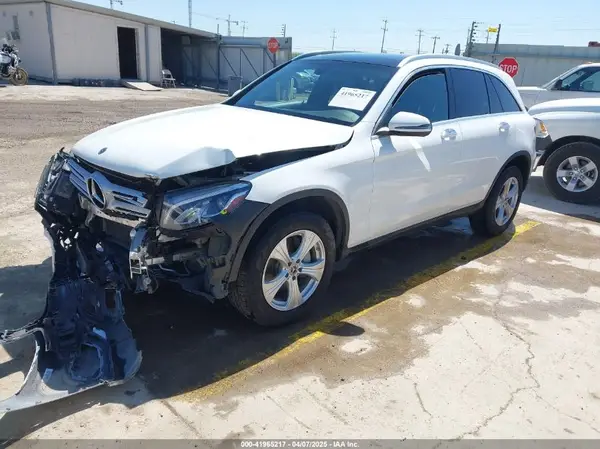 WDC0G4JB9JV056407 2018 MERCEDES-BENZ GLC - Image 2