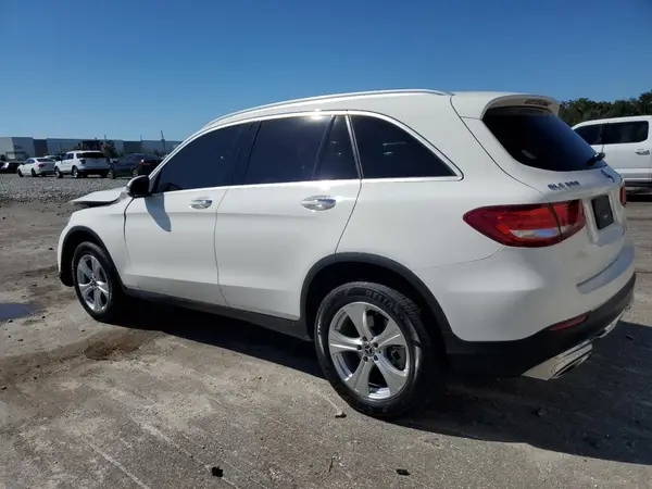 WDC0G4JB9JV057718 2018 MERCEDES-BENZ GLC - Image 2