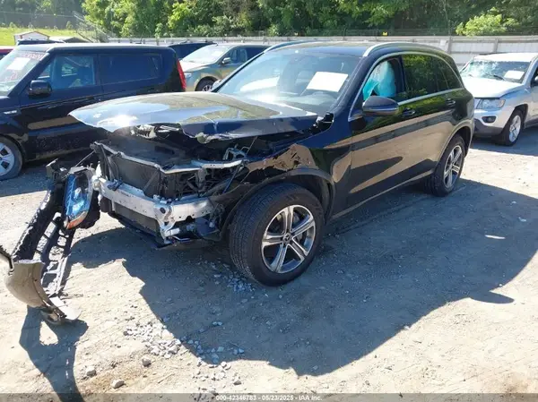 WDC0G4JB9JV069304 2018 MERCEDES-BENZ GLC - Image 2