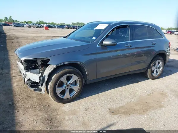 WDC0G4JB9JV078245 2018 MERCEDES-BENZ GLC - Image 2