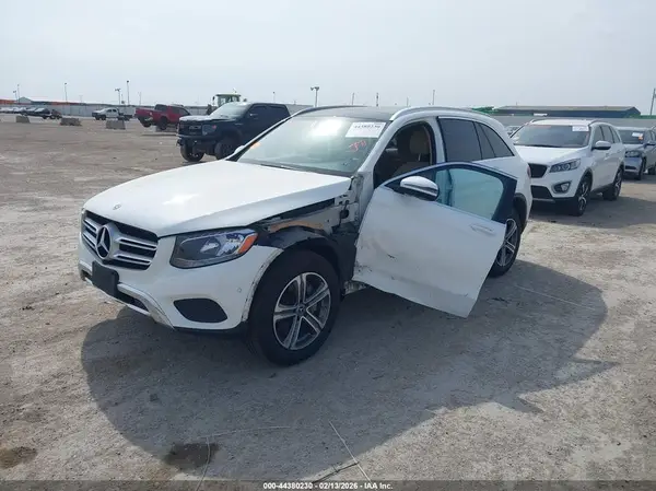 WDC0G4JB9JV088063 2018 MERCEDES-BENZ GLC - Image 2