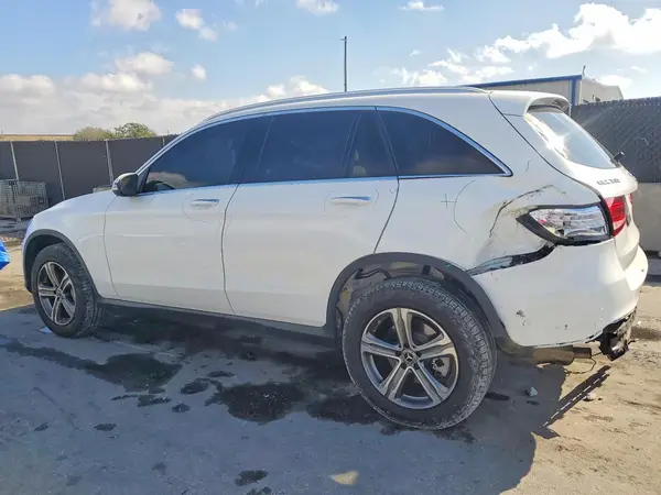 WDC0G4JB9JV091769 2018 MERCEDES-BENZ GLC - Image 2