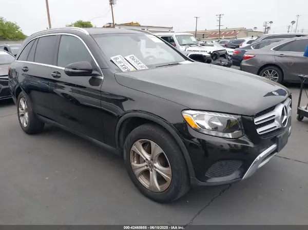 WDC0G4JB9JV105833 2018 MERCEDES-BENZ GLC - Image 1