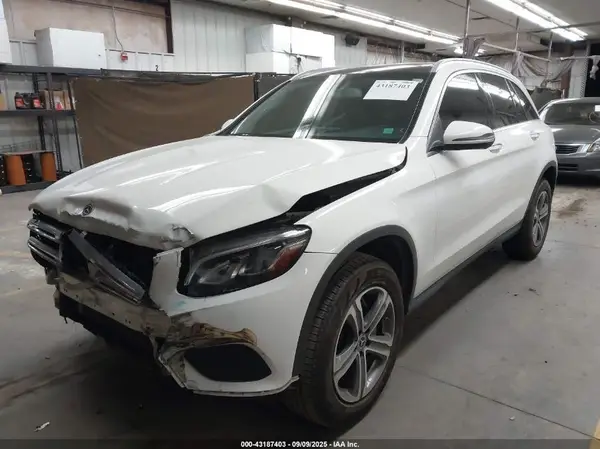 WDC0G4JB9K1002369 2019 MERCEDES-BENZ GLC - Image 2