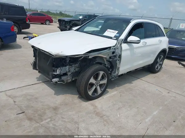 WDC0G4JB9KF605552 2019 MERCEDES-BENZ GLC - Image 2
