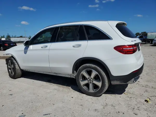 WDC0G4JB9KF658915 2019 MERCEDES-BENZ GLC - Image 2