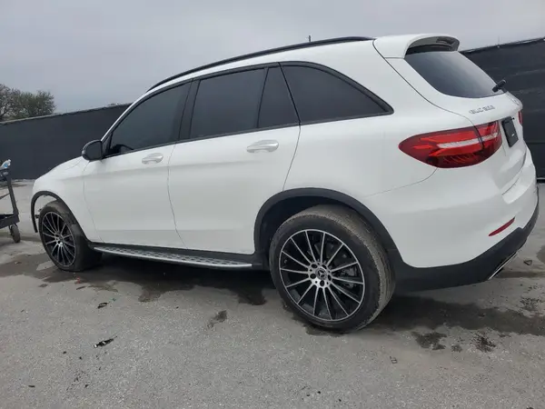 WDC0G4JB9KV156587 2019 MERCEDES-BENZ GLC - Image 2