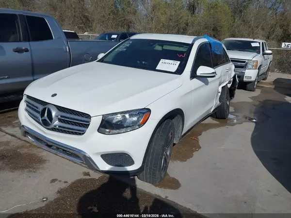 WDC0G4JB9KV163619 2019 MERCEDES-BENZ GLC - Image 2