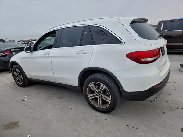 WDC0G4JB9KV186186 2019 MERCEDES-BENZ GLC - Image 2