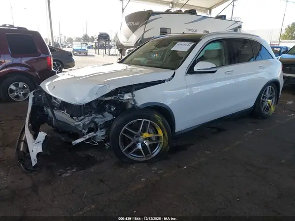 WDC0G4JBXGF024570 2016 MERCEDES-BENZ GLC - Image 2
