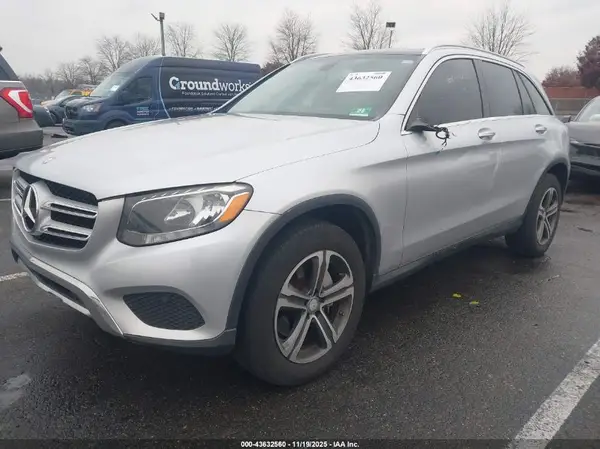 WDC0G4JBXGF050179 2016 MERCEDES-BENZ GLC - Image 2