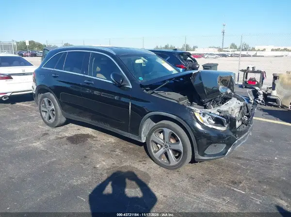 WDC0G4JBXGF067970 2016 MERCEDES-BENZ GLC - Image 1