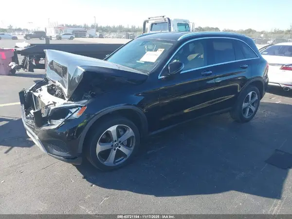 WDC0G4JBXGF067970 2016 MERCEDES-BENZ GLC - Image 2