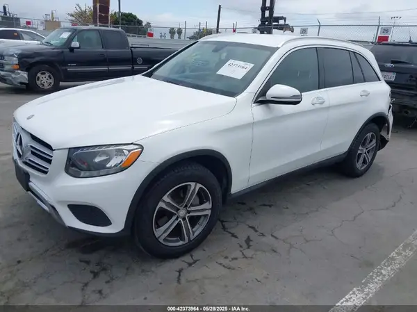 WDC0G4JBXGF073459 2016 MERCEDES-BENZ GLC - Image 2