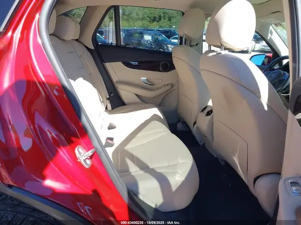 WDC0G4JBXGF082369 2016 MERCEDES-BENZ GLC - Image 8