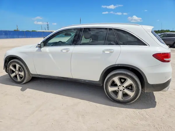 WDC0G4JBXGF094683 2016 MERCEDES-BENZ GLC - Image 2