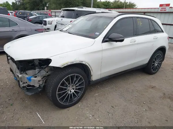 WDC0G4JBXGF111241 2016 MERCEDES-BENZ GLC - Image 2