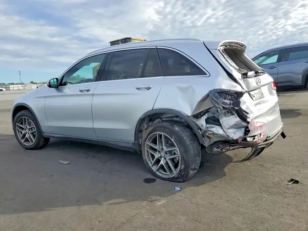 WDC0G4JBXHF122886 2017 MERCEDES-BENZ GLC - Image 2