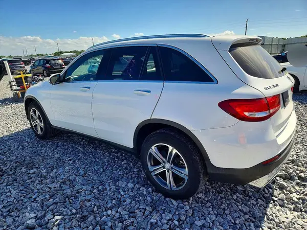 WDC0G4JBXHF126050 2017 MERCEDES-BENZ GLC - Image 2